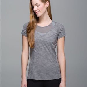 Lululemon Mesh with Me Short Sleeve Top Sz 8